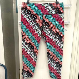 Victoria’s Secret, multicolor, capri workout pants, size L